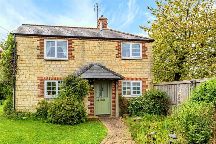 3 Bedroom Semi-Detached House For Sale In Longcot, Faringdon, Oxfordshire, SN7