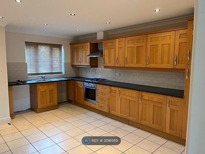 4 Bedroom Semi-Detached House To Rent In Longlevens, Gloucestershire, GL2