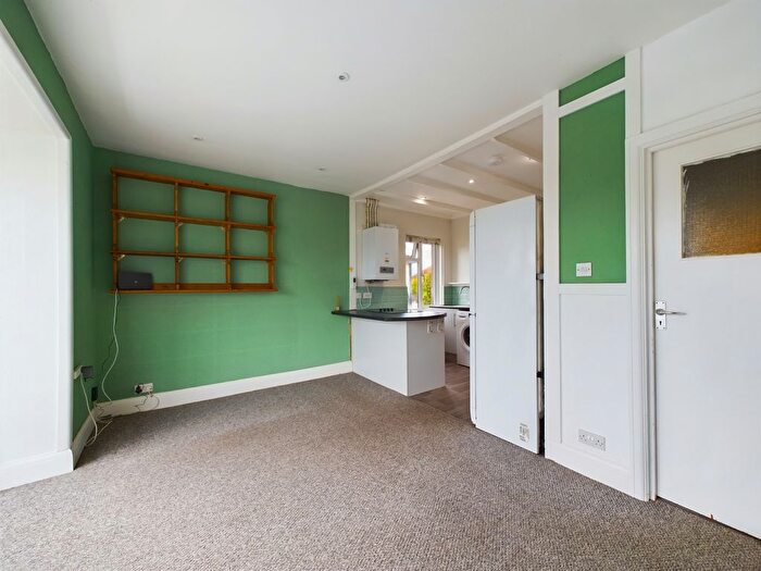1 Bedroom Flat To Rent In Pevensey Road, Worthing, BN11