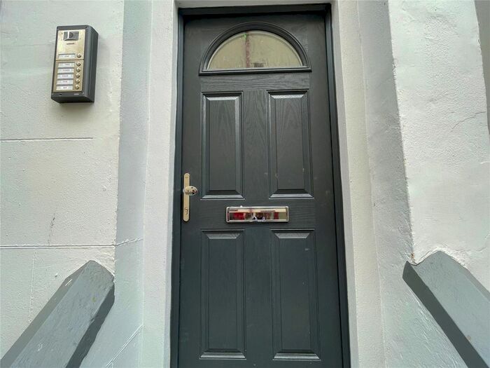 1 Bedroom Flat For Sale In Sommerhus, Ilfracombe, EX34