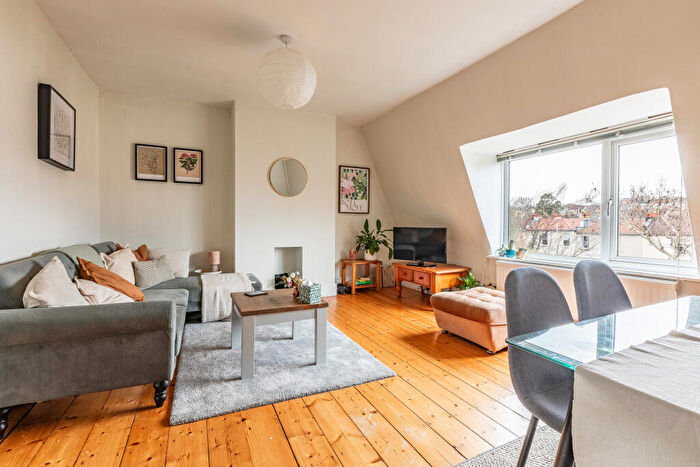 1 Bedroom Flat For Sale In Waverley Road, Redland, Bristol, BS6