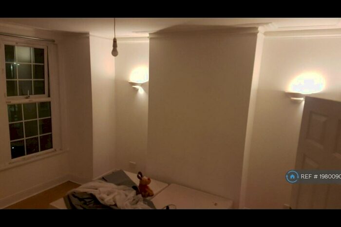 2 Bedroom Flat To Rent In Grove Road, London, N15