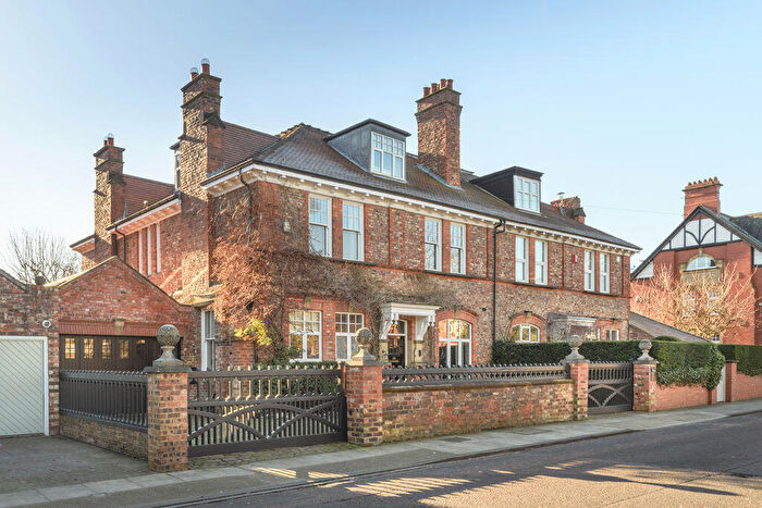 6 Bedroom Semi Detached House For Sale In The Grove, Gosforth, Newcastle Upon Tyne, NE3