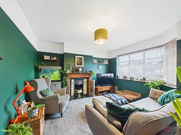 3 Bedroom Semi Detached House For Sale In Brooklyn Road, Cheltenham, GL51