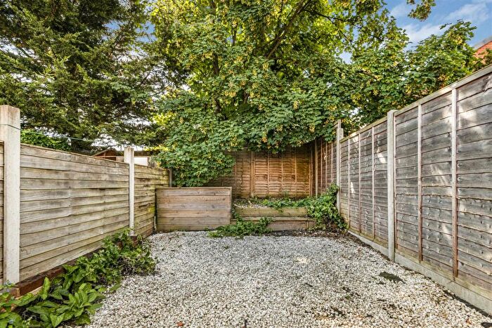 5 Bedroom Terraced House For Sale In Norwood Road, Reading, RG1