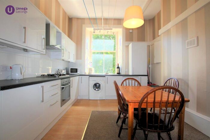 4 Bedroom Flat To Rent In Warrender Park Crescent, Marchmont, Edinburgh, EH9