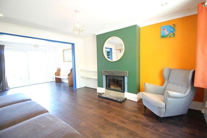 3 Bedroom Terraced House To Rent In London, SE19