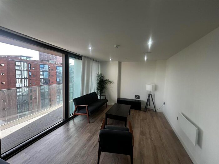 2 Bedroom Apartment To Rent In Oxygen Tower, Ancoats, Manchester, M1