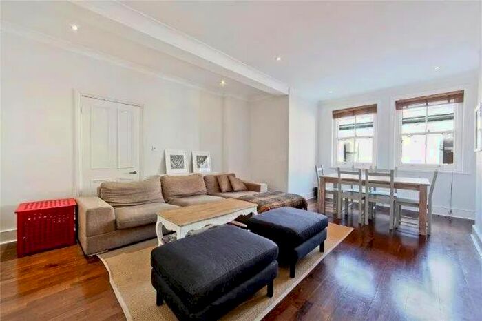3 Bedroom Flat To Rent In C Weymouth Mews, London, W1G