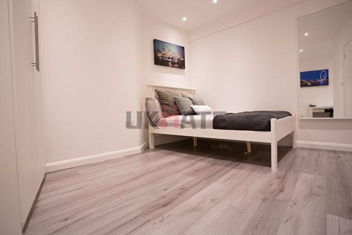 2 Bedroom Flat To Rent In Newington Butts, London, SE11