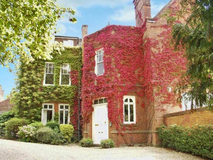 1 Bedroom Flat To Rent In Hardwick Road, Whitchurch-on-Thames, RG8