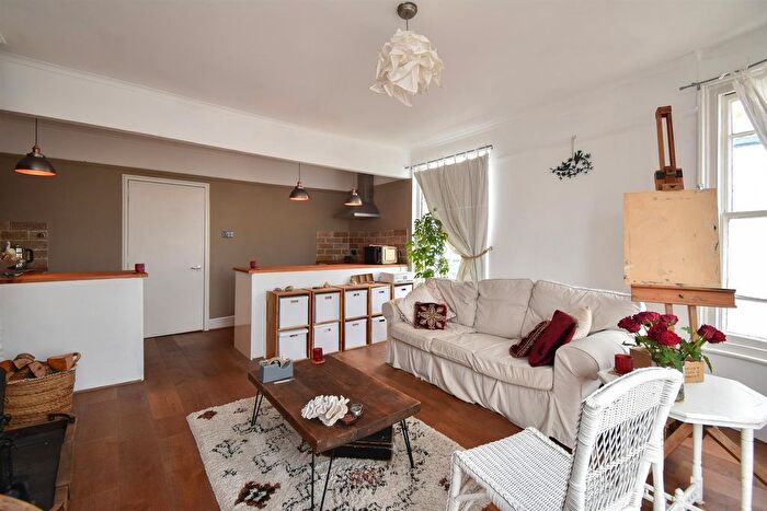 1 Bedroom Flat For Sale In London Road, St. Leonards-On-Sea, TN37