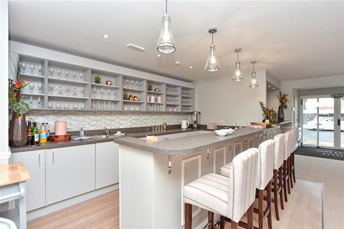1 Bedroom Flat For Sale In High Street, Rainham, Gillingham, Kent, ME8