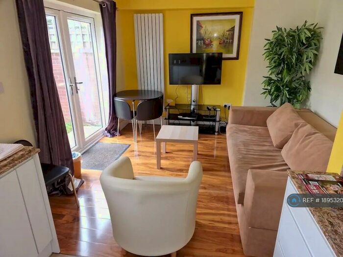 4 Bedroom Terraced House To Rent In Mountway Close, Welwyn Garden City, AL7