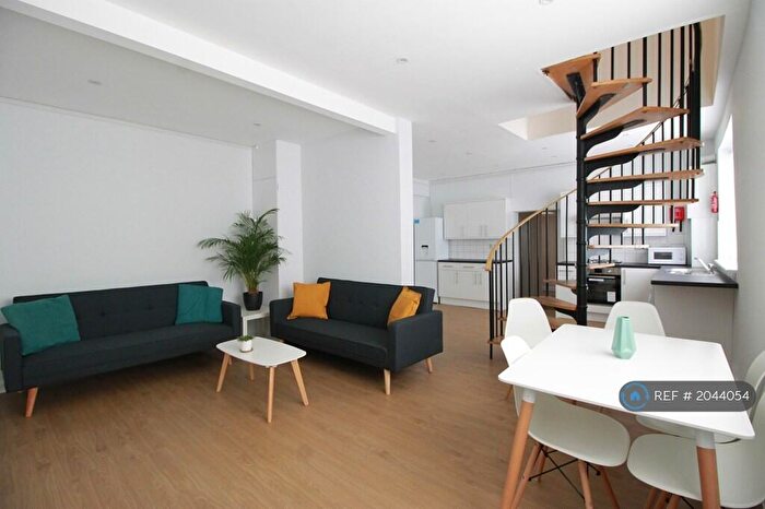 5 Bedroom Terraced House To Rent In Camden Mews, London, NW1