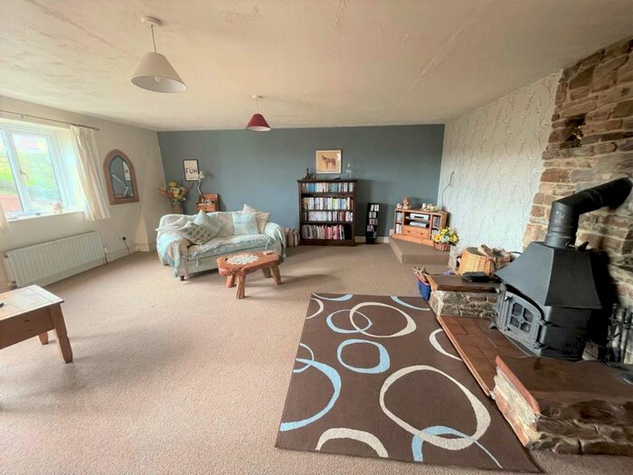 3 Bedroom House To Rent In Ennerleigh Farm, Washfield, Tiverton, EX16