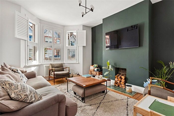 3 Bedroom Terraced House For Sale In Fallsbrook Road, London, SW16