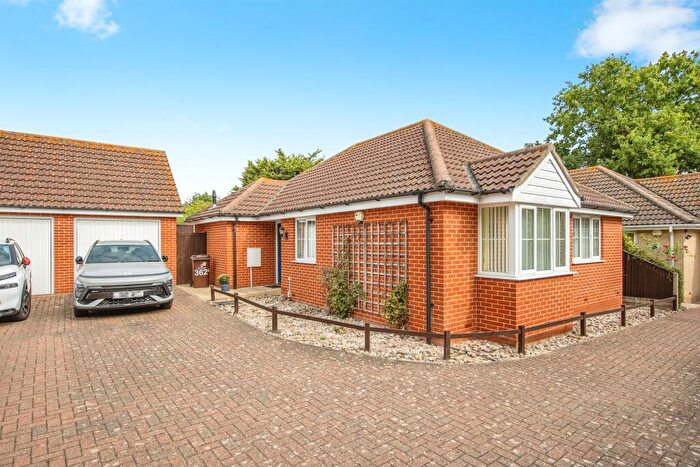 3 Bedroom Detached Bungalow For Sale In Old Heath Road, Colchester, CO2