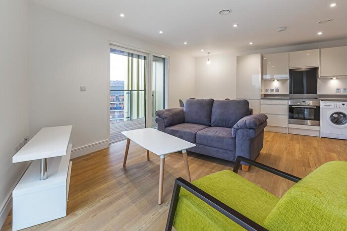 2 Bedroom Apartment To Rent In Hippersley Point, SE2