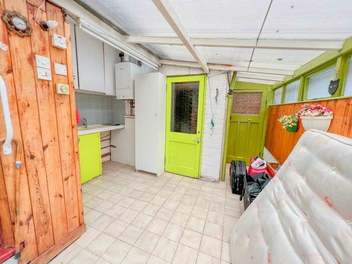 3 Bedroom Semi-Detached House For Sale In Mayland Drive, Streetly, Sutton Coldfield, B74