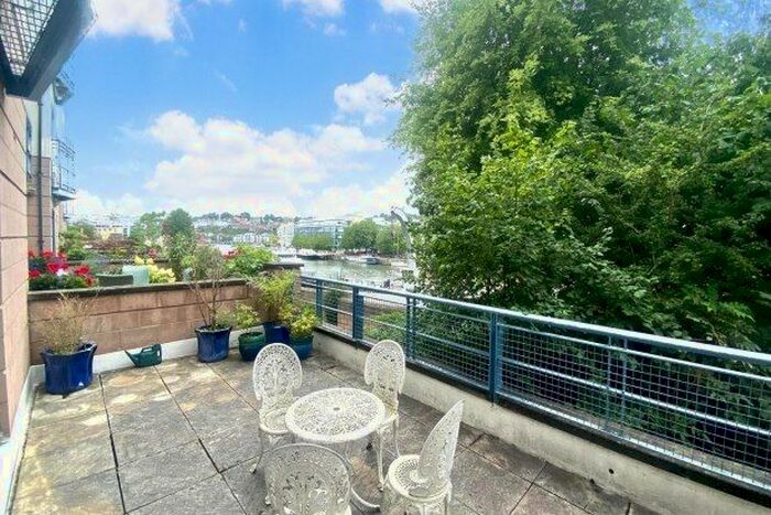 2 Bedroom Flat To Rent In Cumberland Road, Bristol, BS1