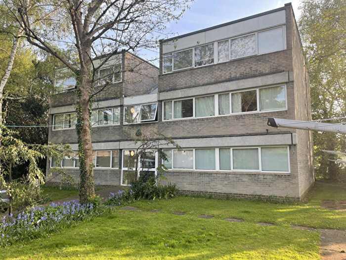 2 Bedroom Flat To Rent In Ewell, KT17