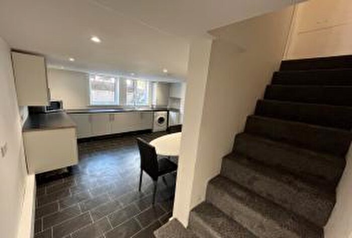 6 Bedroom Terraced House To Rent In Langdale Terrace, Leeds, LS6