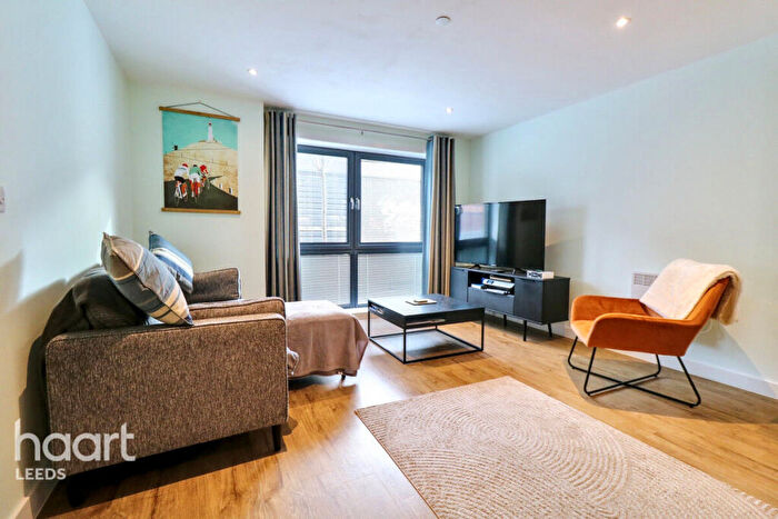 1 Bedroom Apartment For Sale In Saxton Lane, Leeds, LS9