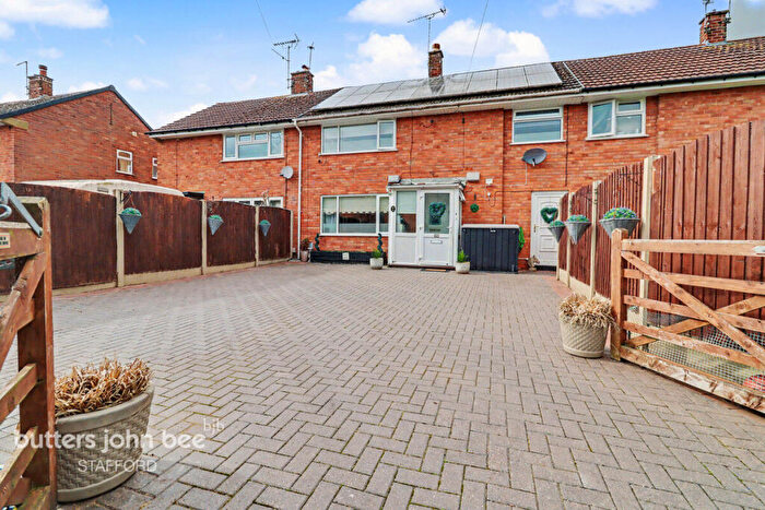 3 Bedroom Terraced House For Sale In Burcham Close, Stafford, ST16