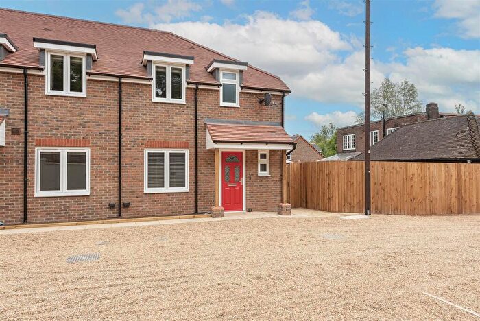 3 Bedroom End Of Terrace House For Sale In Westfield Close, Off Westfield Road, Harpenden, AL5