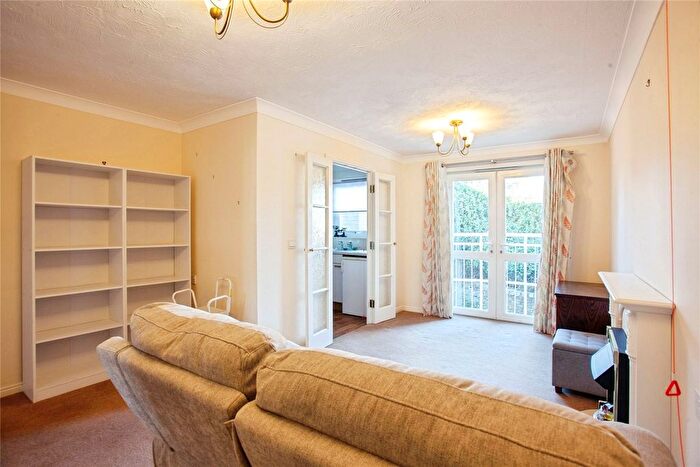 1 Bedroom Flat For Sale In Kings Court (Sheffield), Crosspool, S10