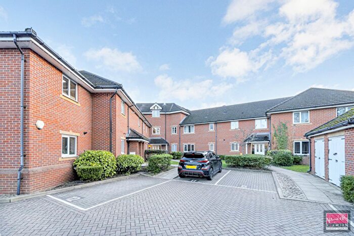 2 Bedroom Flat For Sale In Convent Road, Ashford, TW15