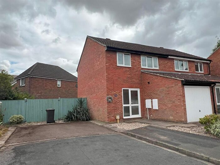 3 Bedroom Semi-Detached House To Rent In Missleton Court, Cambridge, CB1