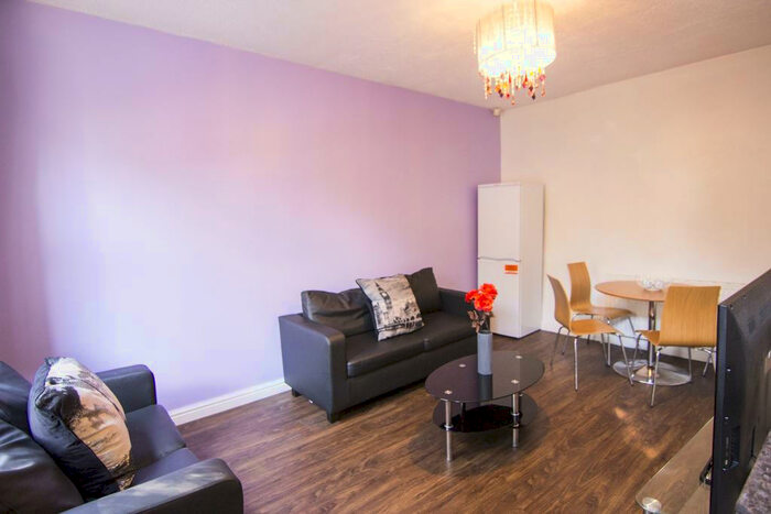 5 Bedroom House To Rent In Granby Terrace, Leeds, LS6