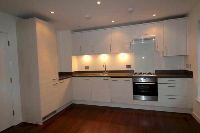 2 Bedroom Flat To Rent In Glenalmond Avenue, Cambridge, Cambridgeshire, CB2