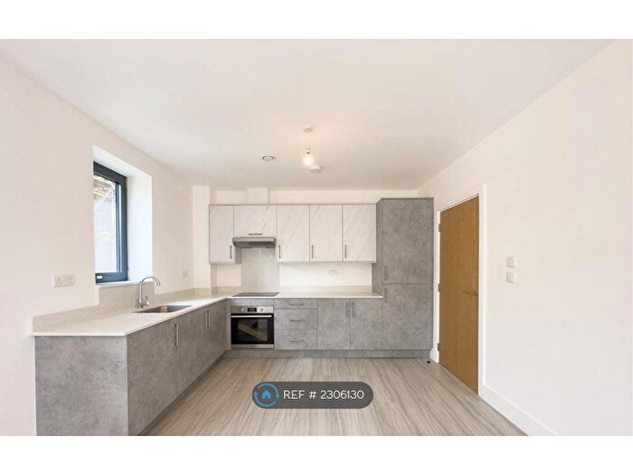 1 Bedroom Flat To Rent In Staines Road, Hounslow, TW4