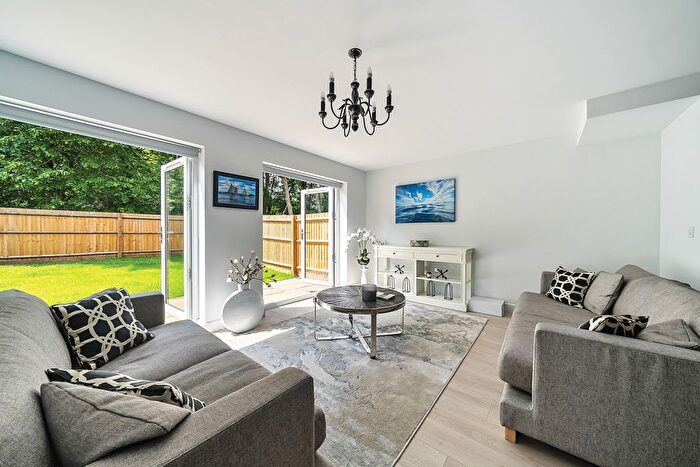 3 Bedroom Terraced House To Rent In Monkbaron, Swindon, SN4
