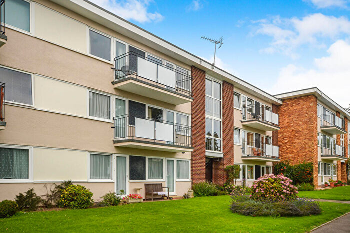 2 Bedroom Flat To Rent In Lord Warden Avenue, Walmer, Deal, Kent, CT14