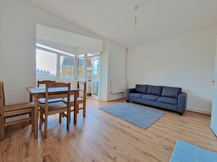 4 Bedroom Maisonette To Rent In Burbage Close, Borough, Elephant &amp; Castle, London, SE1