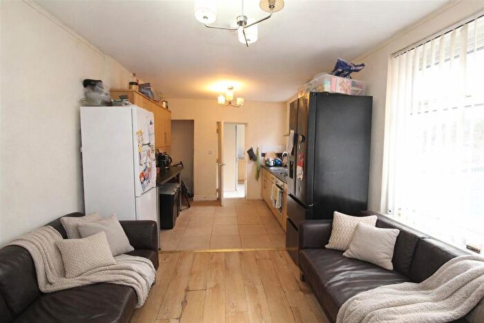 5 Bedroom Property To Rent In Arran Street, Roath, Cardiff, CF24