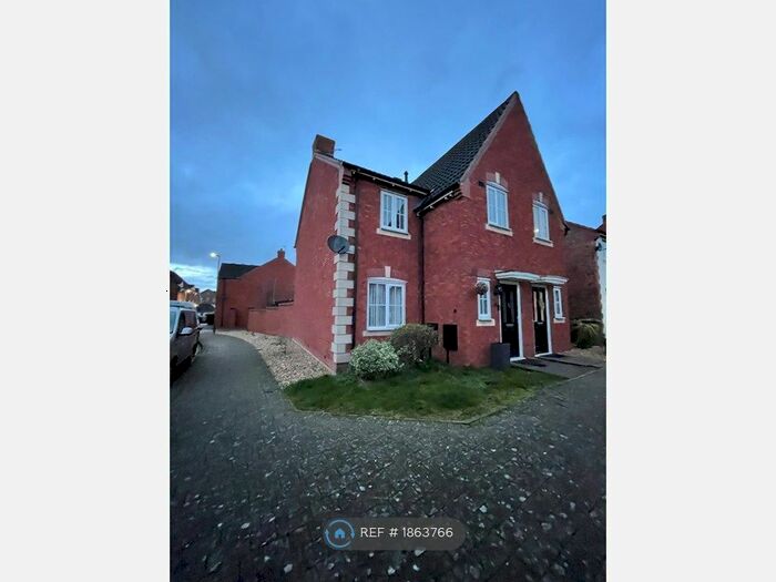 3 Bedroom Semi-Detached House To Rent In Arlington Road, Tewkesbury, GL20