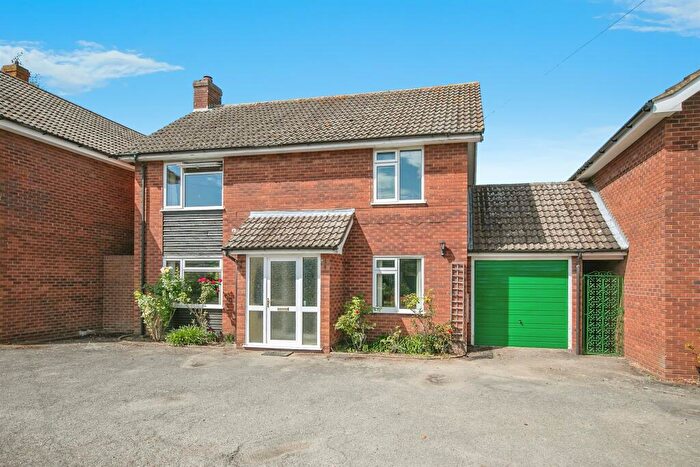 4 Bedroom Link Detached House For Sale In Border Cot Lane, Wickham Market, Woodbridge, IP13
