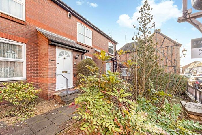 2 Bedroom Terraced House For Sale In High Street, Redbourn, AL3