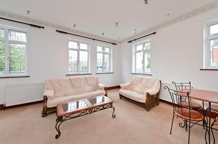 2 Bedroom Flat To Rent In Chiswick Common Road, Chiswick, London, W4