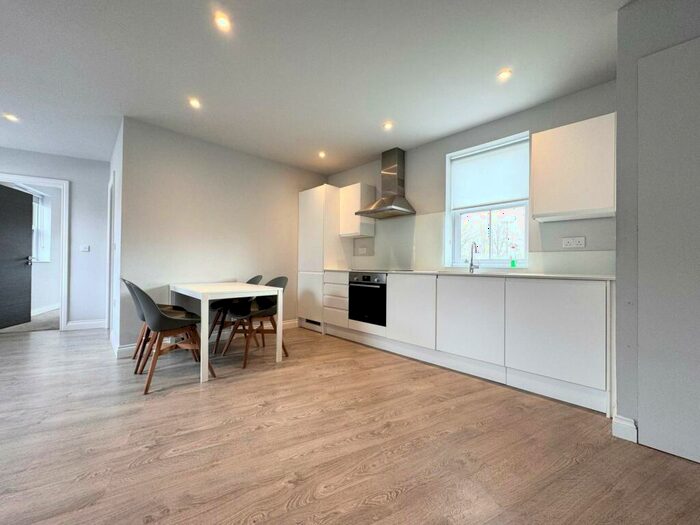 1 Bedroom Apartment To Rent In Rialto Road, CR4