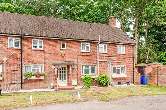 1 Bedroom Flat To Rent In Nell Gwynne Close, Sunninghill, Ascot, SL5