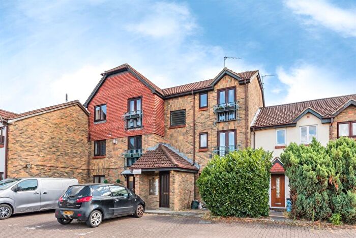 1 Bedroom Apartment For Sale In Castilian Mews, Shaw, Swindon, SN5