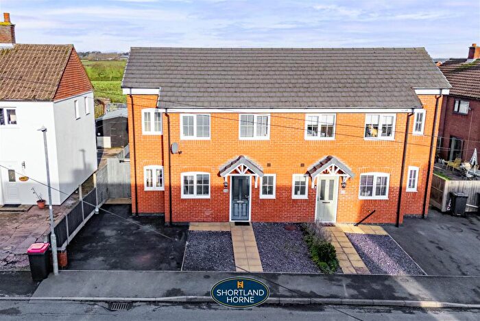 3 Bedroom Semi-Detached House For Sale In St. Lawrence Road, Ansley, Nuneaton, CV10