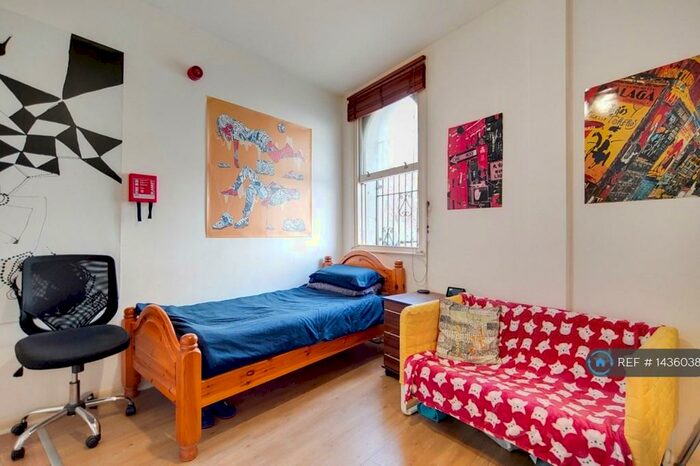 Studio To Rent In Campdale Road, London, N7