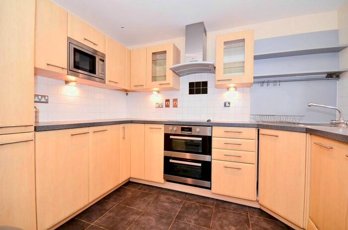 3 Bedroom Flat To Rent In Wards Wharf Approach, Silvertown, London, E16